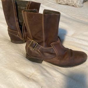 Rugged Cole Han  boots will last forever,like new